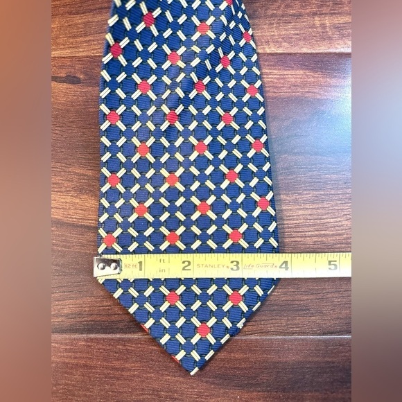 NEIMAN MARCUS Richel 100% Silk Print Design on Blue Handmade in in Spain Necktie - Picture 8 of 9
